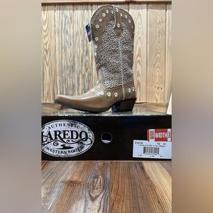 NWT women’s cowgirl boots